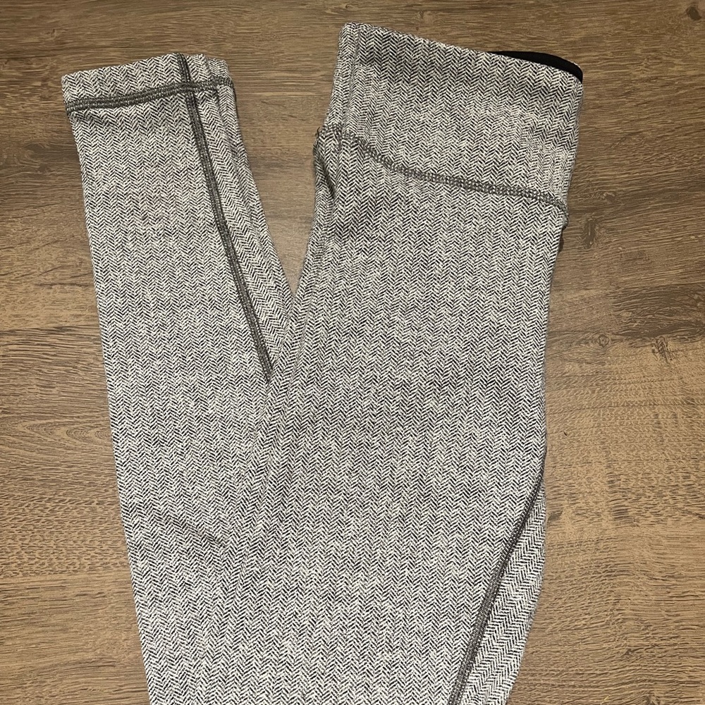 Lululemon leggings size 4